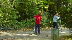 children_playing_child_laugh_220034